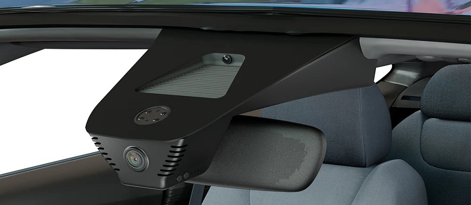 Fitcamx plug and play mirror dash cam installed on Toyota Camry rear-view mirror